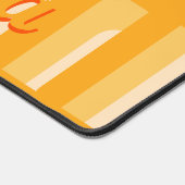 黄色のレトロ幾何パーソナライズされた的 デスクマット (コーナー)