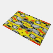 黄色の上の傷から形成された抽象芸術の正方形 ドアマット (アングル)