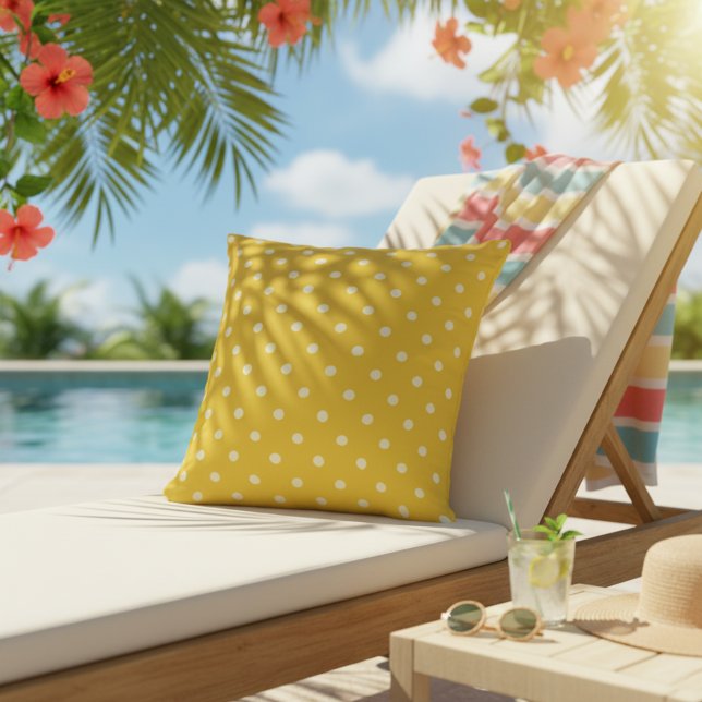 黄色の屋外枕 |かわいい水玉模様プリント アウトドアクッション (Fun yellow outdoor pillow!)