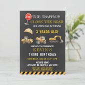 黄色の建設トラックの男の子の誕生日パーティー 招待状 (スタンド正面)