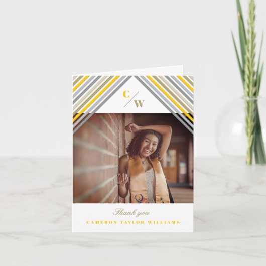 黄色の斜ストライプ線の写真のモダン卒業 サンキューカード (正面)