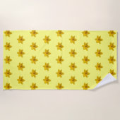 黄色の水仙の花の継ぎ目のないパターンがオン ビーチタオル (正面)