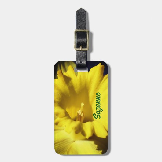 黄色の水仙の花クローズアップパーソナライズされた ラゲッジタグ (正面縦)
