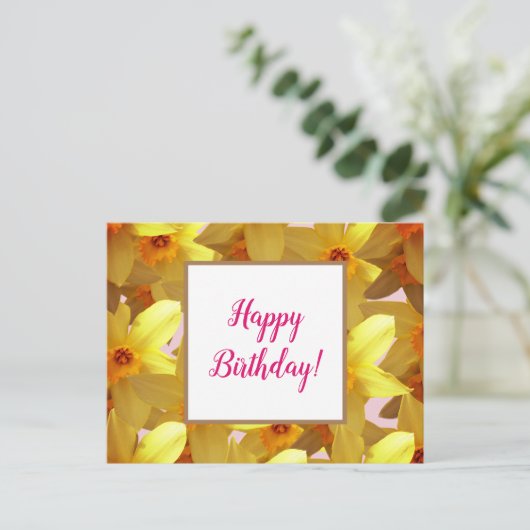 黄色の水仙の誕生日グリーティングカード ポストカード (スタンド正面)