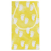 黄色の水色ベビーシャワー足跡パターン スモールペーパーバッグ (裏面)