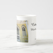 黄色の炎ジンジャーブレッド – Martha's Vinyard ボーンチャイナマグカップ (正面)