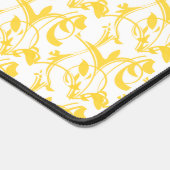 黄色の白い色のスクロ芸術的ーリングパターン デスクマット (コーナー)