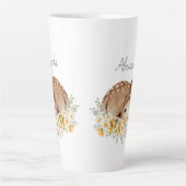 黄色の私たちの親愛小さな鹿、ひまわりのデイジー カフェラテマグ (正面)