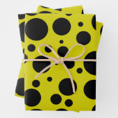 黄色の背景と黒のドットのパターン ラッピングペーパーシート (インサイチュ)