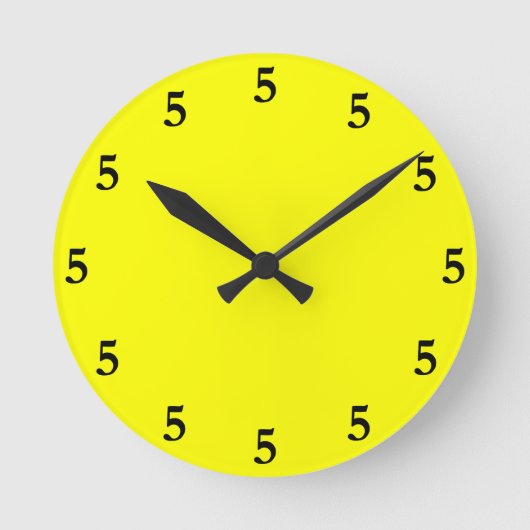 黄色の背景にブラックの5時 - どこかで5時の鐘 ラウンド壁時計 (正面)