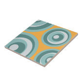 黄色の背景に青いレトロスタイルの円 タイル (側面)