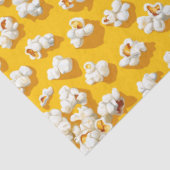 黄色の背景の分離のポップコーンパターン 薄葉紙 (詳細)