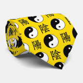 黄色の背景中国の陽模様 ネクタイ (ロール)