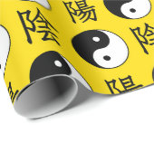 黄色の背景中国の陽模様 ラッピングペーパー (ロールコーナー)