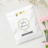 黄色の花と灰色の葉リース赤ちゃんシャワー フェイバーバッグ (封をした状態)