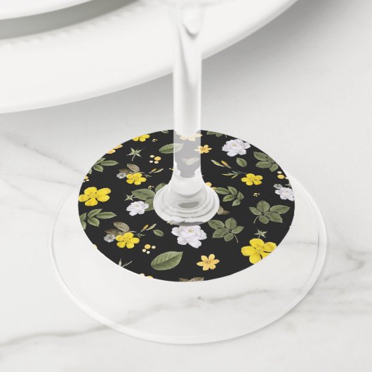 黄色の花と白のバラ2 ワイングラスタグ (クローズアップ)