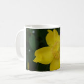 黄色の花の写真クラシック白マグカップ コーヒーマグカップ (正面左)