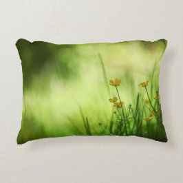 黄色の花バターカップ自然写真 アクセントクッション