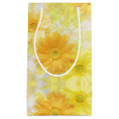 黄色の花抱き枕 スモールペーパーバッグ (正面)