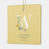 黄色の花誕生統計の誕生発表 セラミックオーナメント (左)