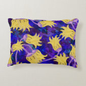 黄色の花：暗い背景の水のカラーアートワーク アクセントクッション (裏面)