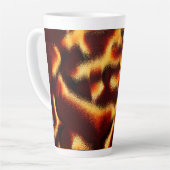 黄色の赤い汚れは、欠陥のあるスプレーまたはインクの通気孔に見える カフェラテマグ (左アングル)