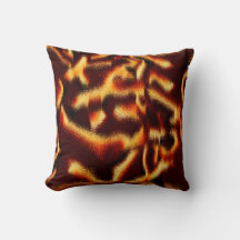 黄色の赤い汚れは、欠陥のあるスプレーまたはインクの通気孔に見える