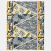 黄色の青い灰色の花、蝶のはっきりしたフローラ フリースブランケット (正面)