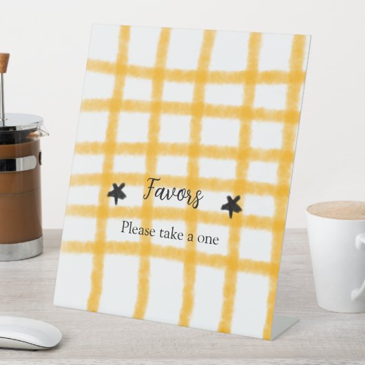 黄色の黒いチェッカーボードの誕生日の名前の追加 台座サイン (インサイチュ)