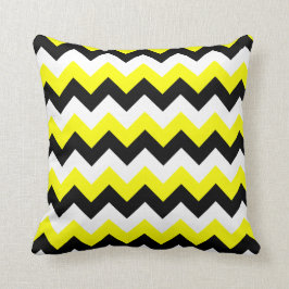 黄色の黒と白のジグザグ クッション