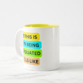 黄色の2つのトーンマグSO_THIS_IS_HOW_BEING_GRADED ツートーンマグカップ (正面左)