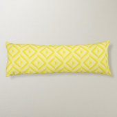黄色の3トーンダイヤモンドパターン ボディピロー (裏面)
