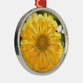 黄色の《植物》百日草、黄色のデイジー、黄色の花 メタルオーナメント (右)