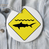 黄色の「鮫」の印ボタン警告します 缶バッジ (インサイチュ)