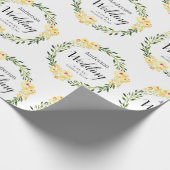 黄色のW/C花の名前と白の日付結婚 ラッピングペーパー (角)