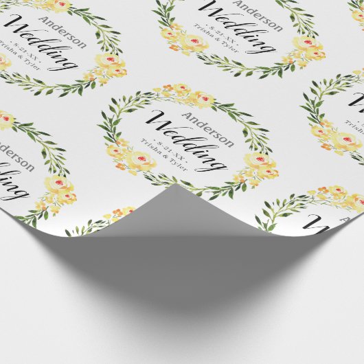 黄色のW/C花の名前と白の日付結婚 ラッピングペーパー (角)