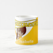 黄色はチアリーダーの女の子を個人化します コーヒーマグカップ (中央)