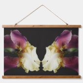 黄色ひげ菖蒲の花 吊り下げ型タペストリー (正面)