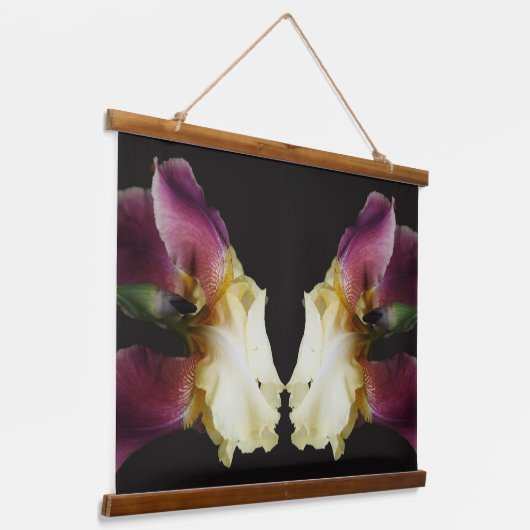 黄色ひげ菖蒲の花 吊り下げ型タペストリー (傾斜あり)