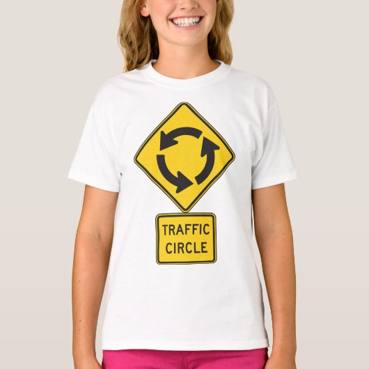 黄色ひし形の道路標識 トラフィックサークル Tシャツ (正面)