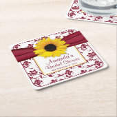 黄色ひまわりバーガンパーソナライズされたディ結婚ズ スクエアペーパーコースター (アングル)