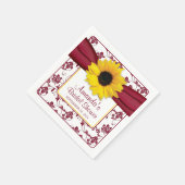 黄色ひまわりバーガンパーソナライズされたディ結婚ズ スタンダードカクテルナプキン (角)