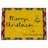 黄色アーガイルオレンジ緑のスクリプトメリークリスマス ラージペーパーバッグ (正面)