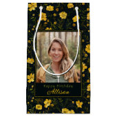 黄色エレガントのバターカップフラワーフォト誕生日 スモールペーパーバッグ (正面)