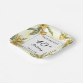 黄色エレガントフローラ40th誕生日 ペーパープレート (傾斜あり)