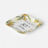 黄色エレガントフローラ80誕生日 ペーパープレート (傾斜あり)