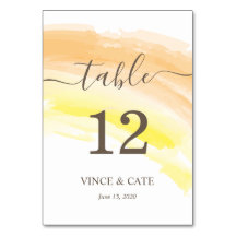 黄色オレンジ色の水の色のスプラッシュ結婚ズ