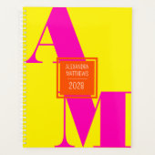 黄色カラフルピンクカスタム色の年モノグラム名 プランナー手帳 (正面)