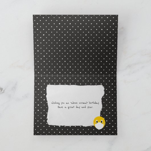 黄色スマイル顔と医療用マスク誕生日 カード (内部)