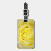 黄色バラのクローズアップ ラゲッジタグ (正面縦)